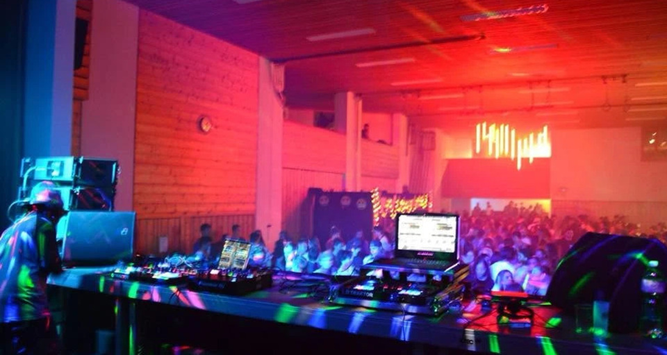 11-Free Party