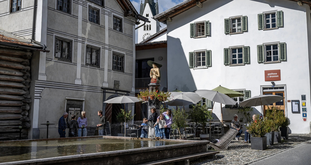 Der grösste Holzbrunnen Europas steht in Valendas