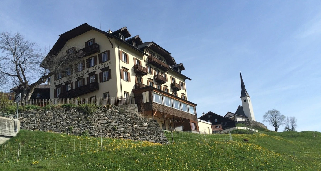 Rentrio spielt im Berghotel Alpenblick