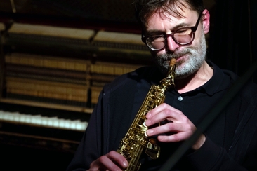 Radim Hanousek - DUST IN THE GROOVE
