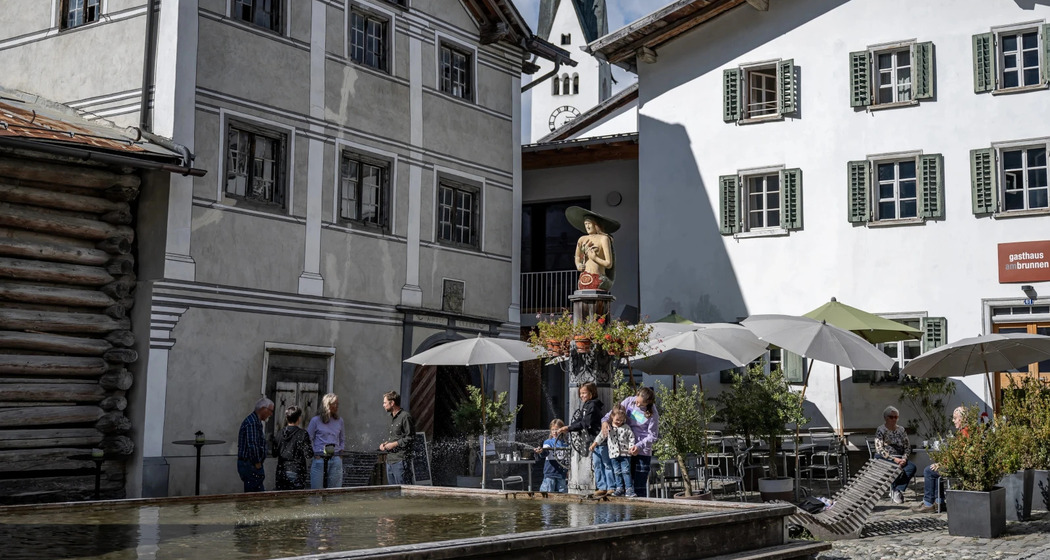 Der grösste Holzbrunnen Europas steht in Valendas