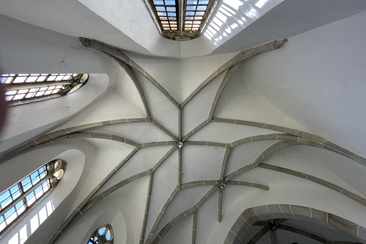 Spätgotisches Gewölbe im Chor der Kirche San Peter Samedan