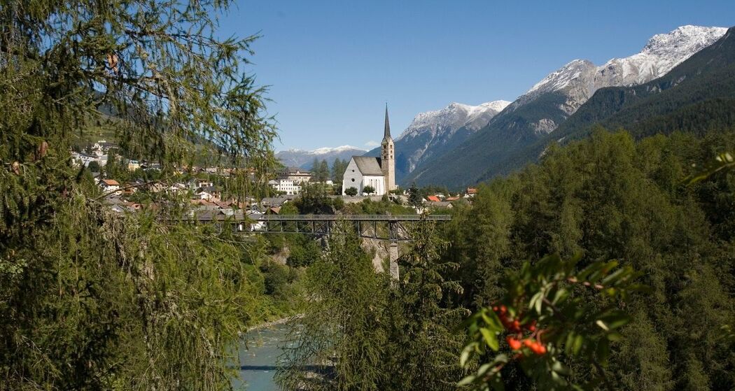 Kirche Scuol © Andrea Badrutt
