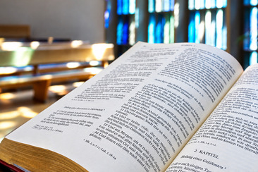 Bibel in der Comanderkirche