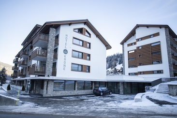 Hotel Krone Aussenansicht.jpg