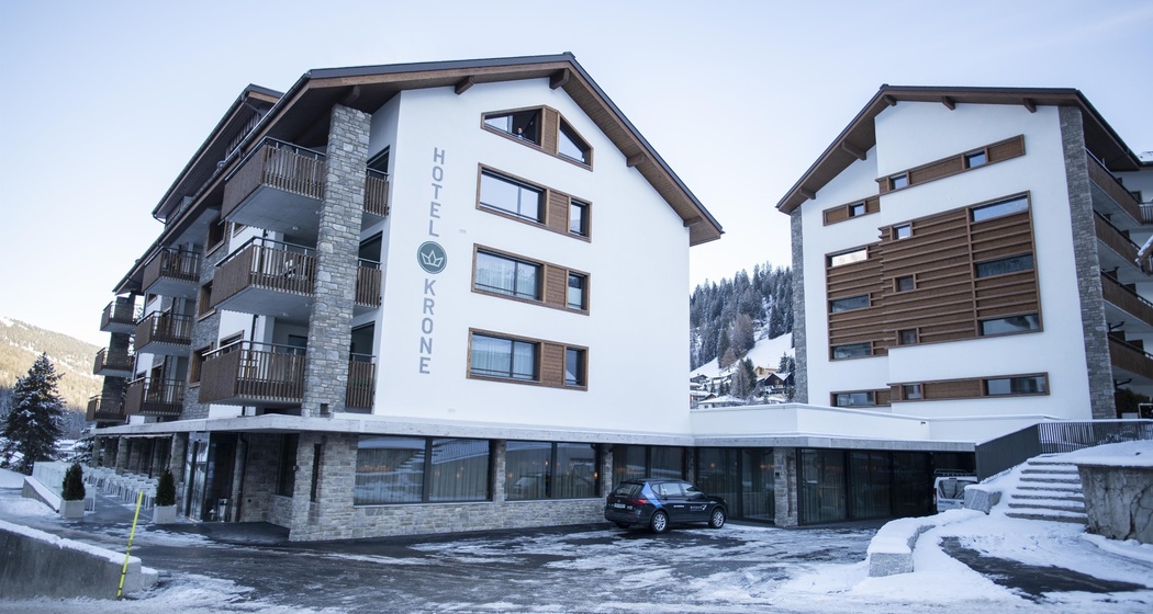 Hotel Krone Aussenansicht.jpg