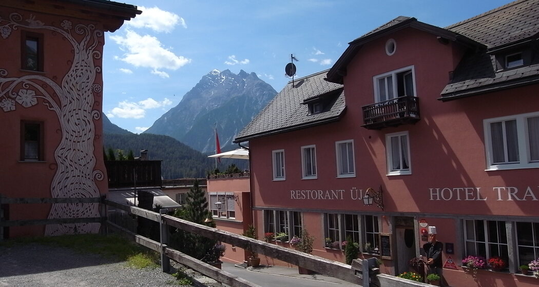 Hotel Traube Scuol und Nebenhaus