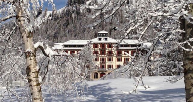 Ein kleines Wintermärchen - das Kurhaus im Schnee