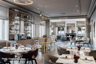 Living Room Bar & Kitchen