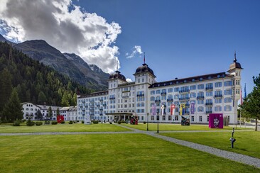 Kempinski St. Moritz im Sommer
