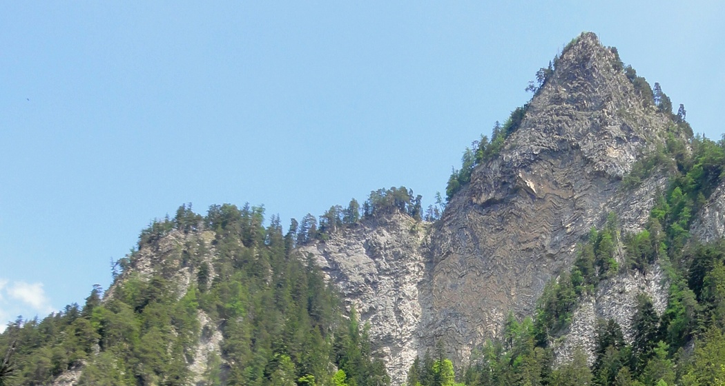Markant: Die Rote Platte von unten gesehen