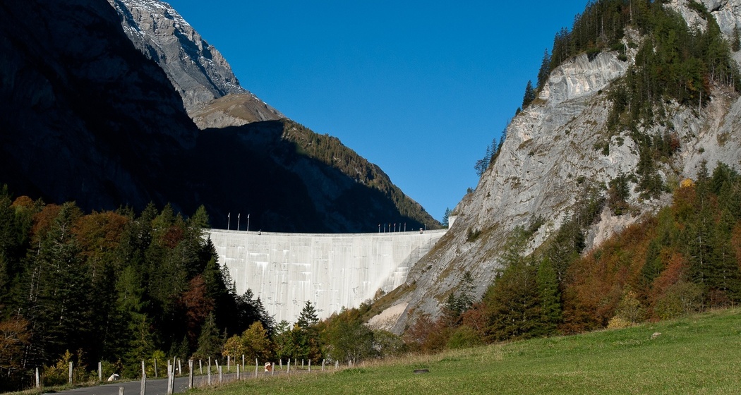 Staumauer im Calfeisental