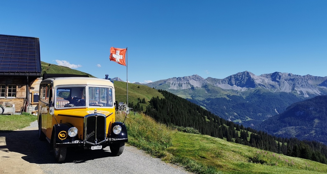Nostalgie-Postauto bei der Hochwanghütte