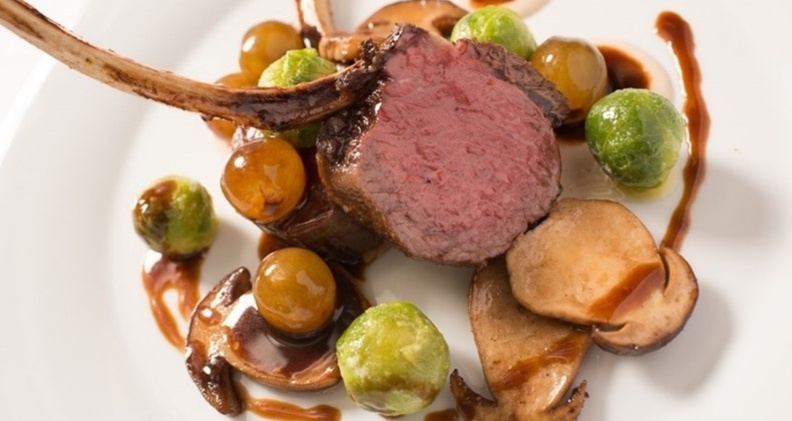 Fleischteller mit Gemüse