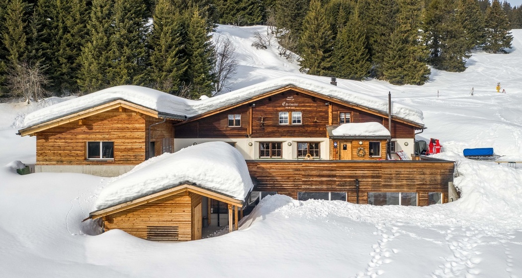 Die Edelweisshütte im Winter