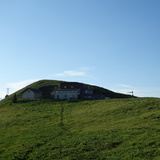 Kurz vor dem Churer Joch mit dem Restaurant knapp unterhalb des Gipfels