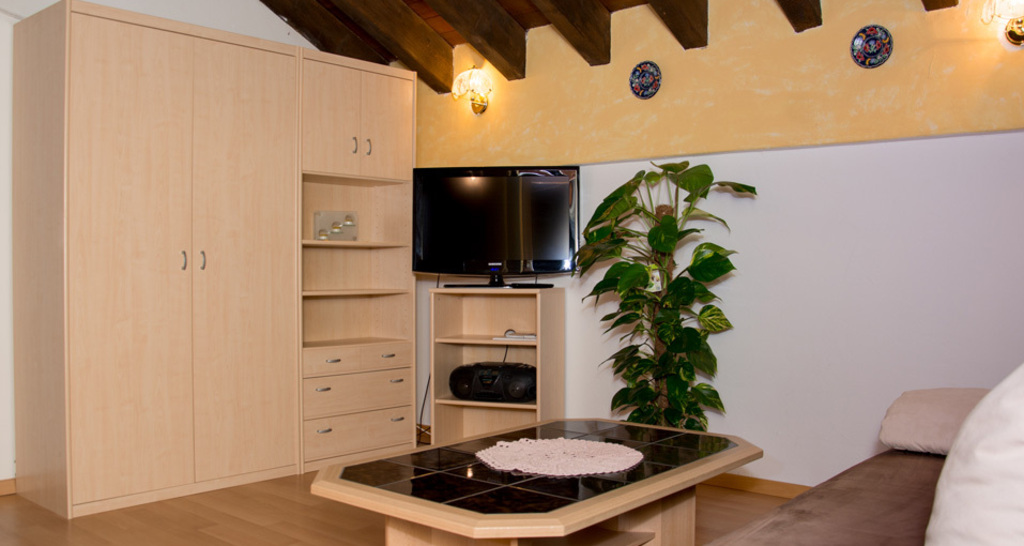 img_y2n-w7v_hijcj_y2w