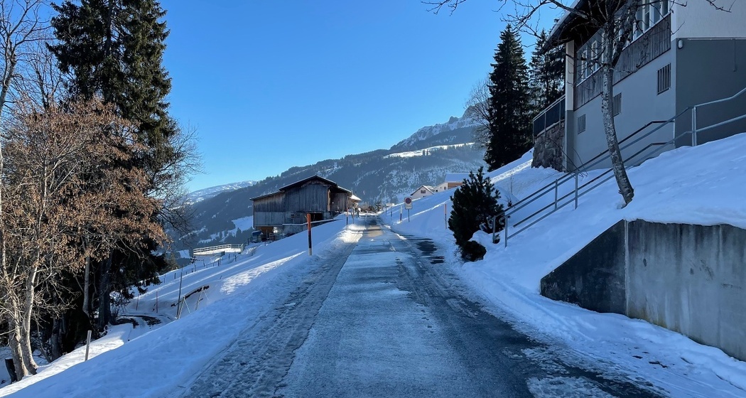 Weg von Tannenheim nach Angettlin