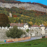 Haldenstein mit Schloss und Ruine im Hintergrund