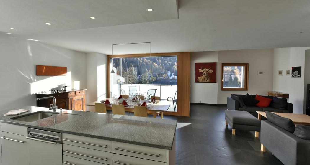 Essbereich und Wohnzimmer