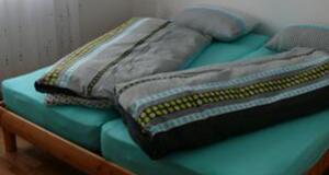 Schlafzimmer 1
