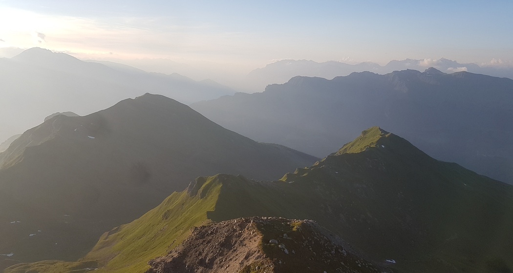 Atemberaubende Aussicht vom Schwarzhorn, dem höchsten der Tschiertschner Gipfel