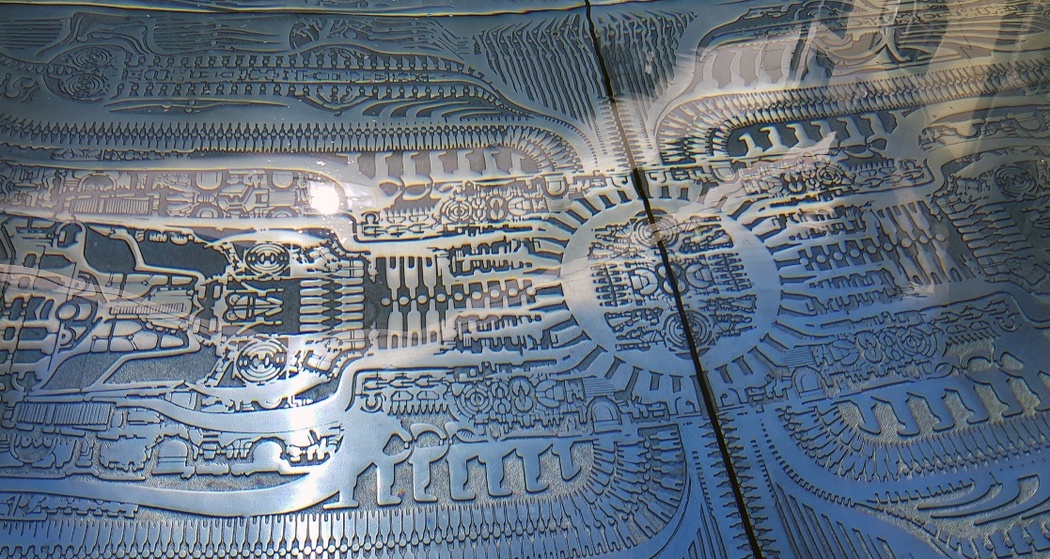 Gigerbrunnen - biomechanische Aluminiumplatten