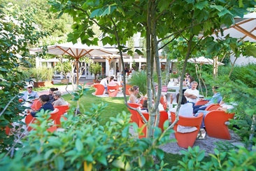 Garten vom B12 Caffè, Bar, Restaurant