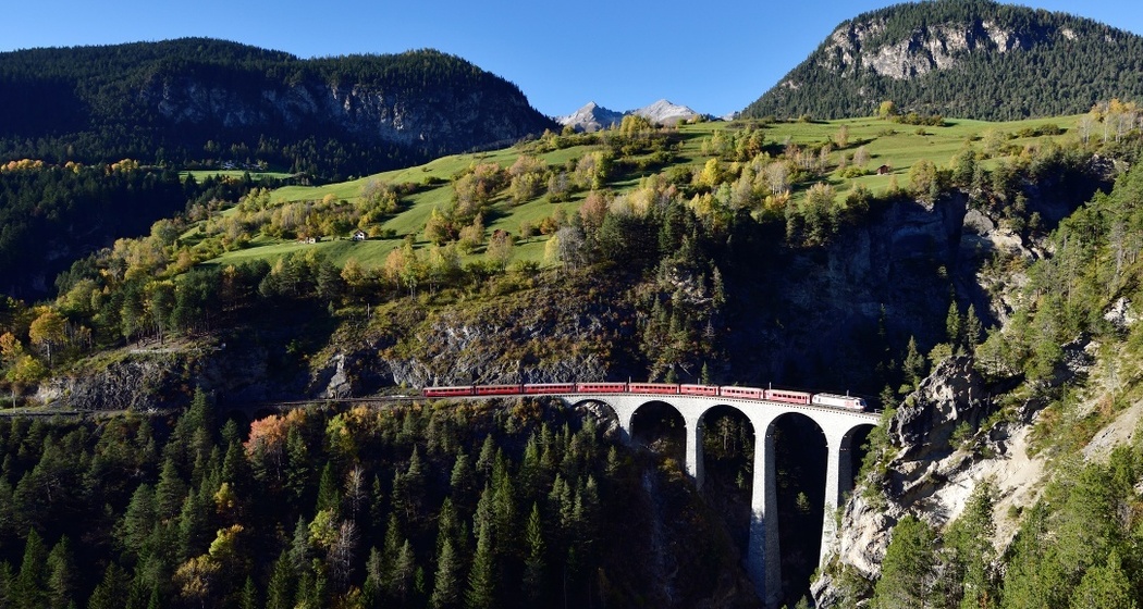 Landwasserviadukt: Blick von Filisur Richtung Alvaneu Dorf
