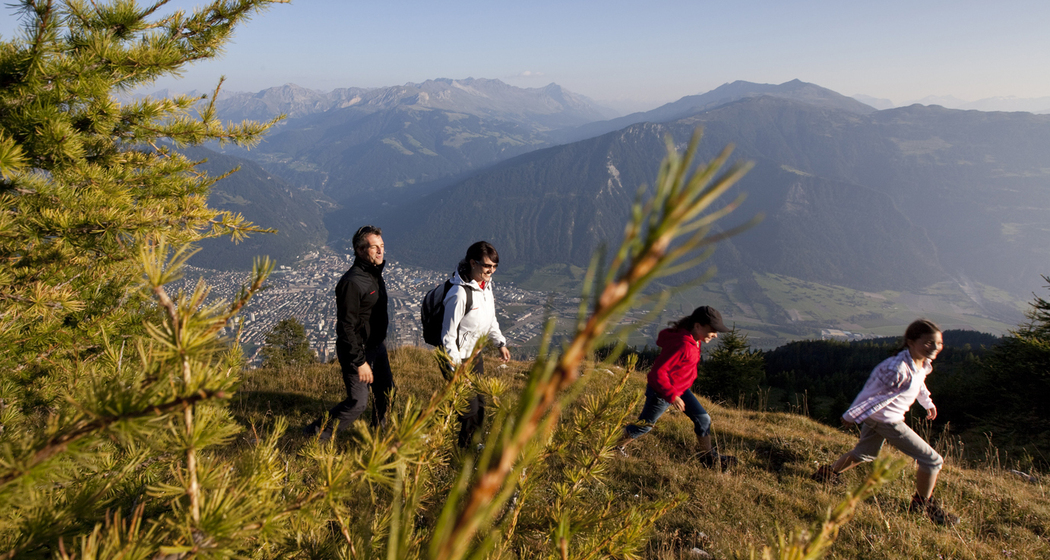 Weit oberhalb der Alpenstadt Chur