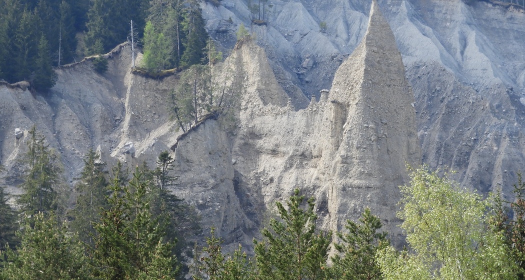 Die eindrücklichen Erdpyramiden von Molinis