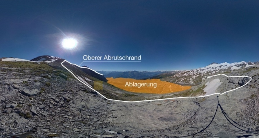 Vom Bergsturz geprägte Landschaft