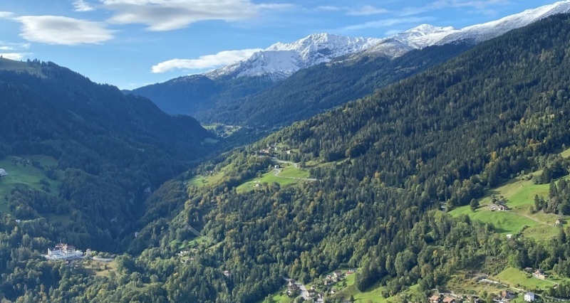 Aussicht in Richtung Passugg und die Bergwelt in Richtung Lenzerheide