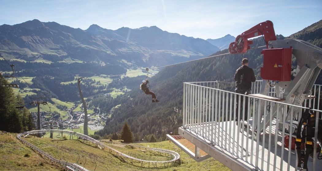 Zipline auf dem Erlebnisberg Pradaschier