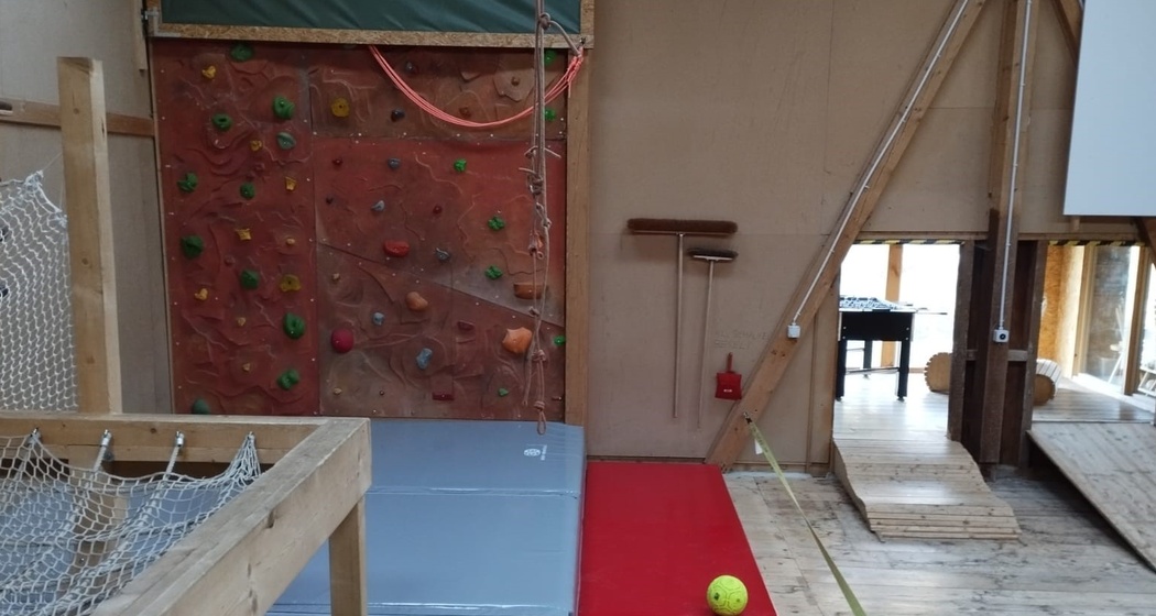 Kletterwand, Matten, Klettergerüst