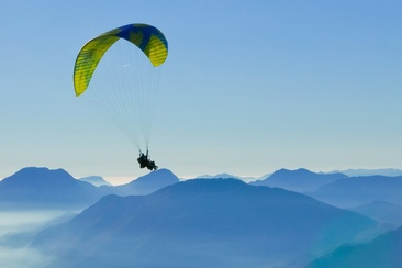 Flightbase - Gleitschirm Tandemflug Flims Laax