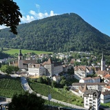 Churer Altstadt mit dem Hausberg Brambrüesch