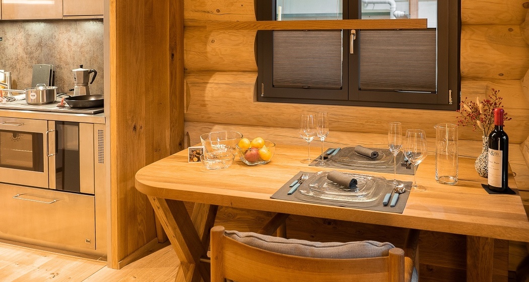 Refugium für zwei: Stilvolles Holzhaus