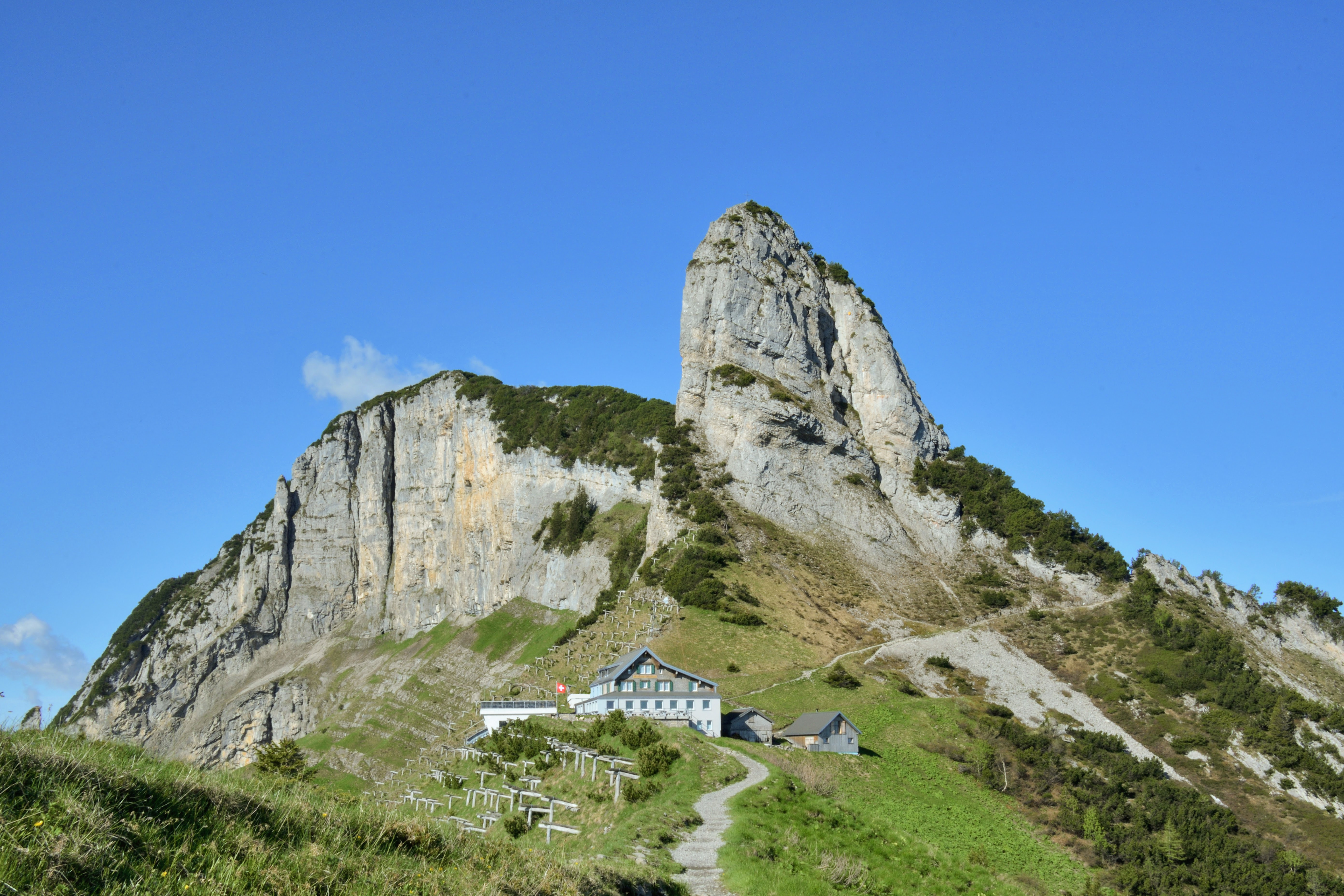 6b25b4dceb0fd8185dd9a7029db715dd5dcc3a18_Berggasthaus_Staubern_Aussenansicht.jpg