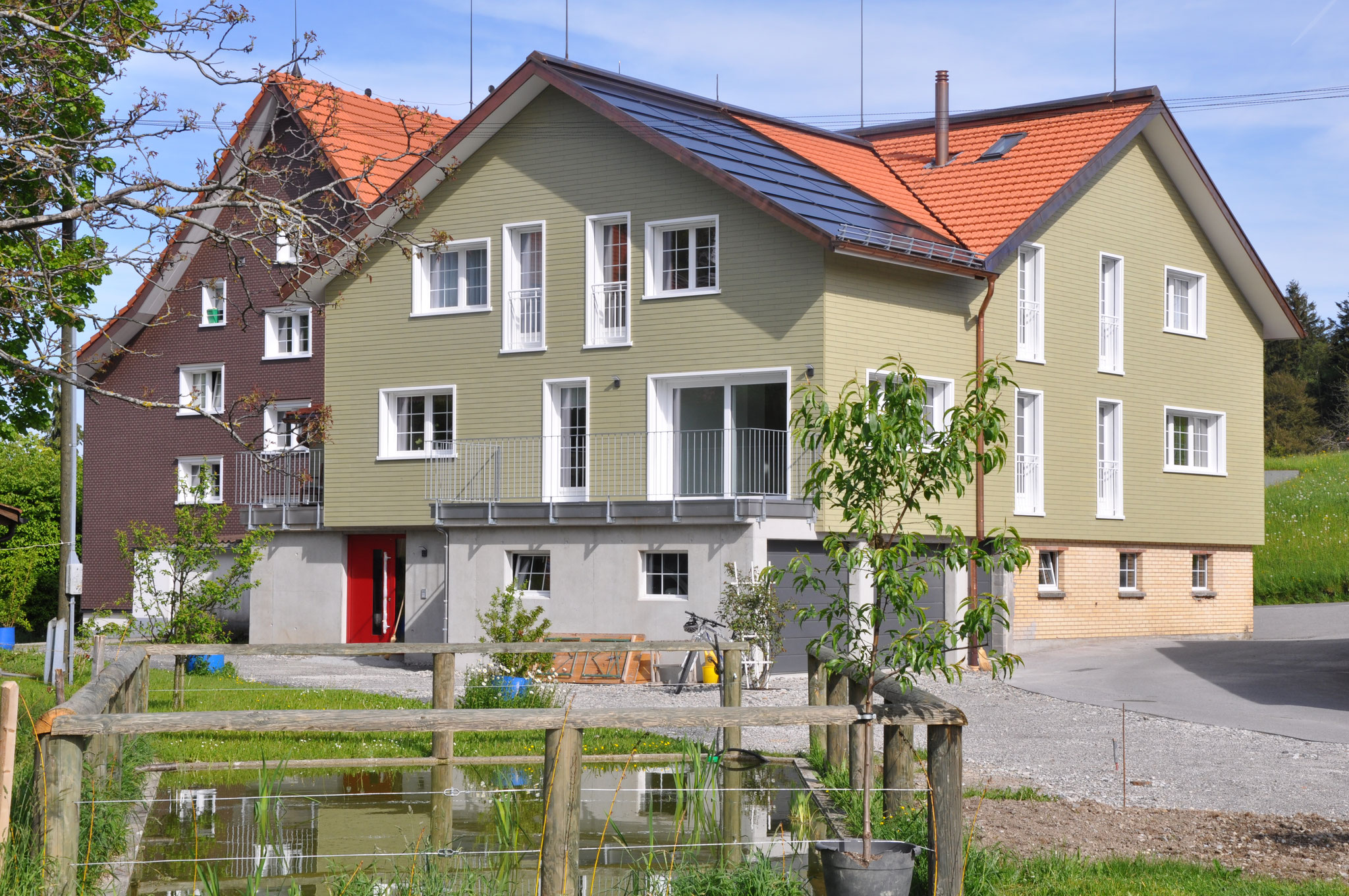 846154d3f8448492a35b679d46d98309b61ea2f9_G__stehaus_Eisenhut.jpg