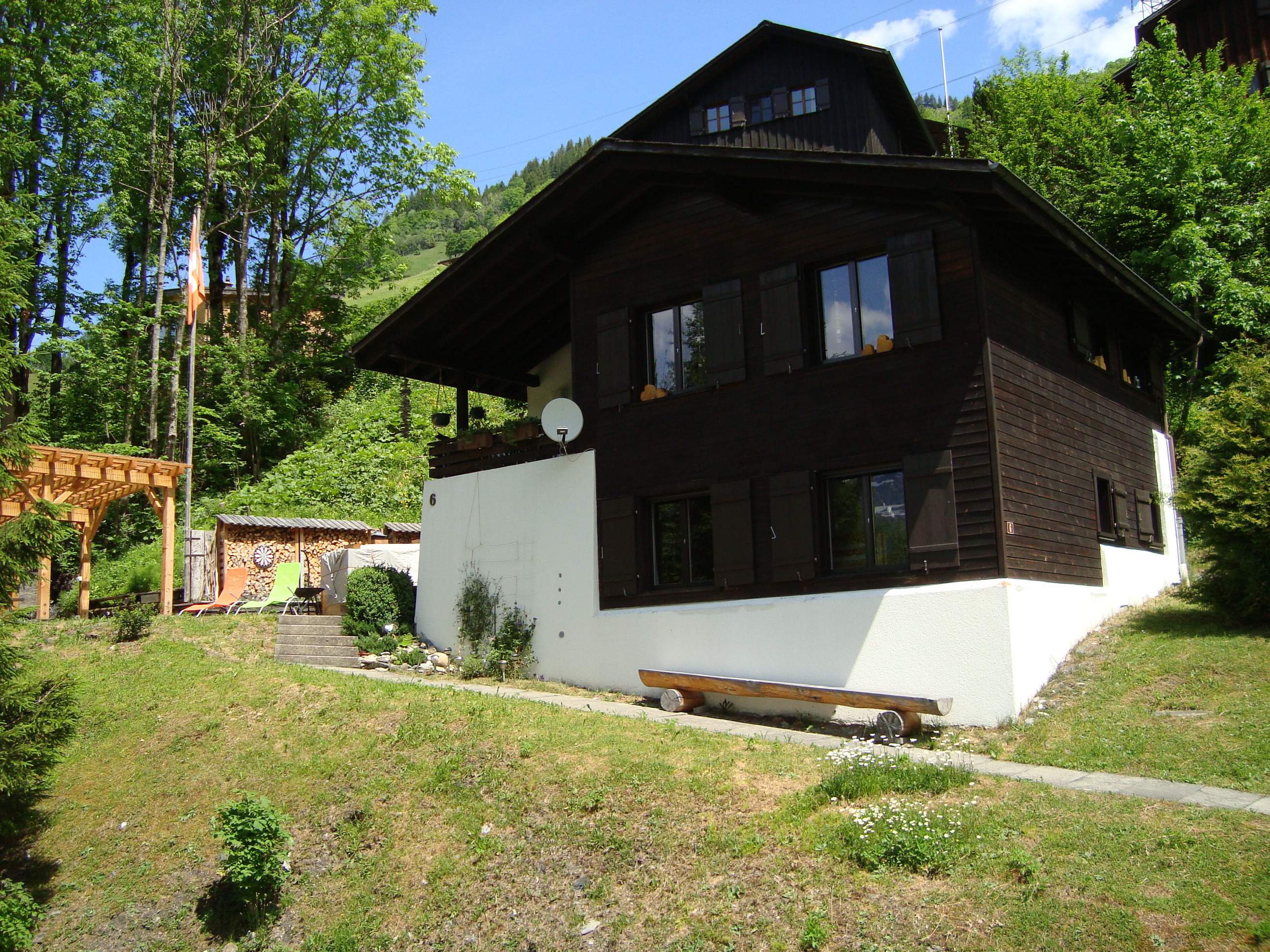 Töniberg Lounge, Elm