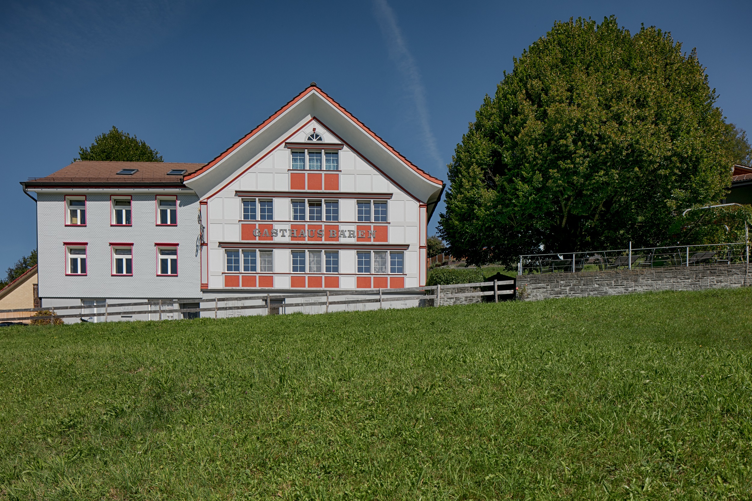 e11067836611164cb2bcc171102b6b77ab143771_Baeren_Schlatt_Haus.jpg