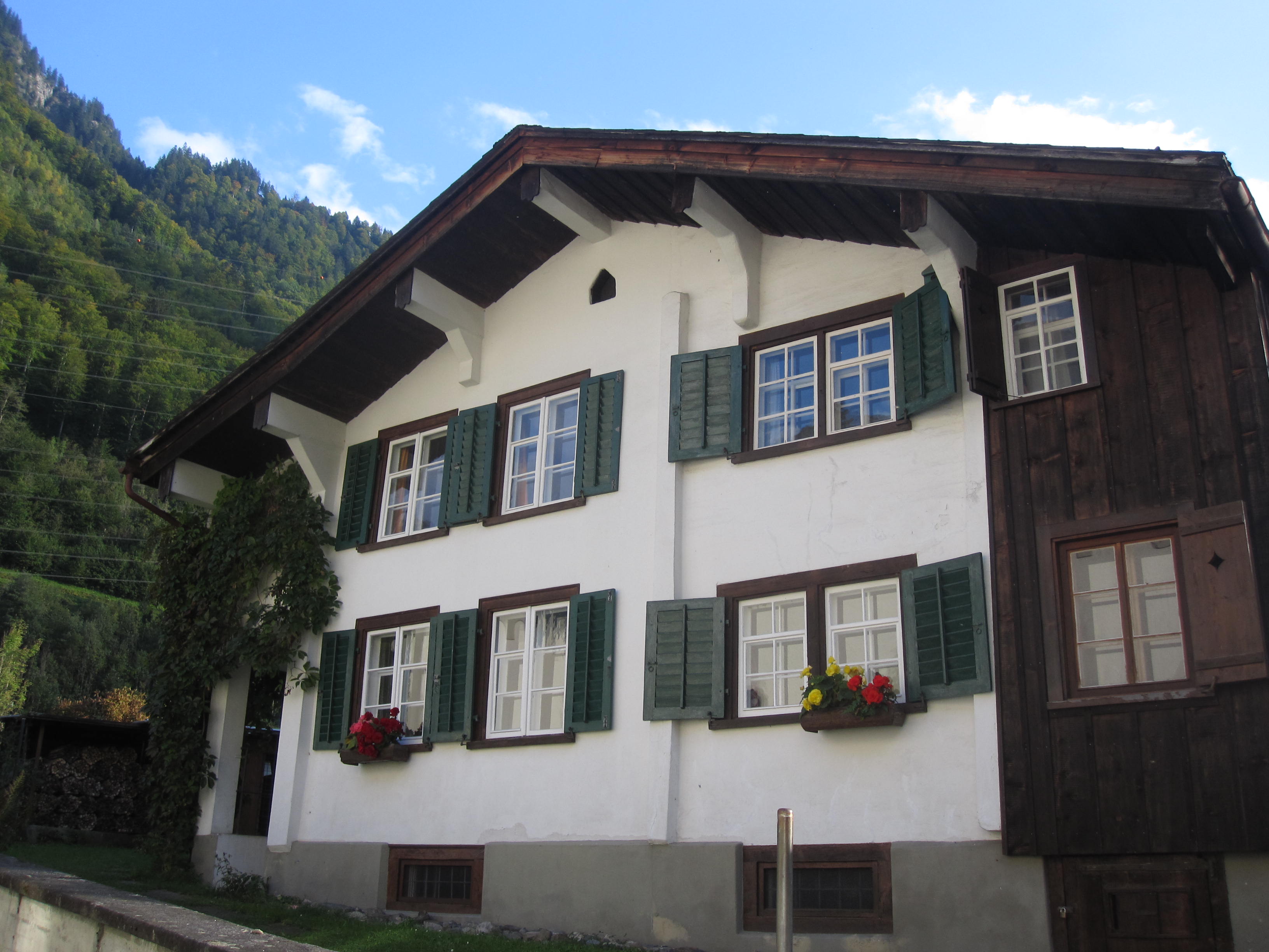 B&B näbed dr Chilchä, Linthal