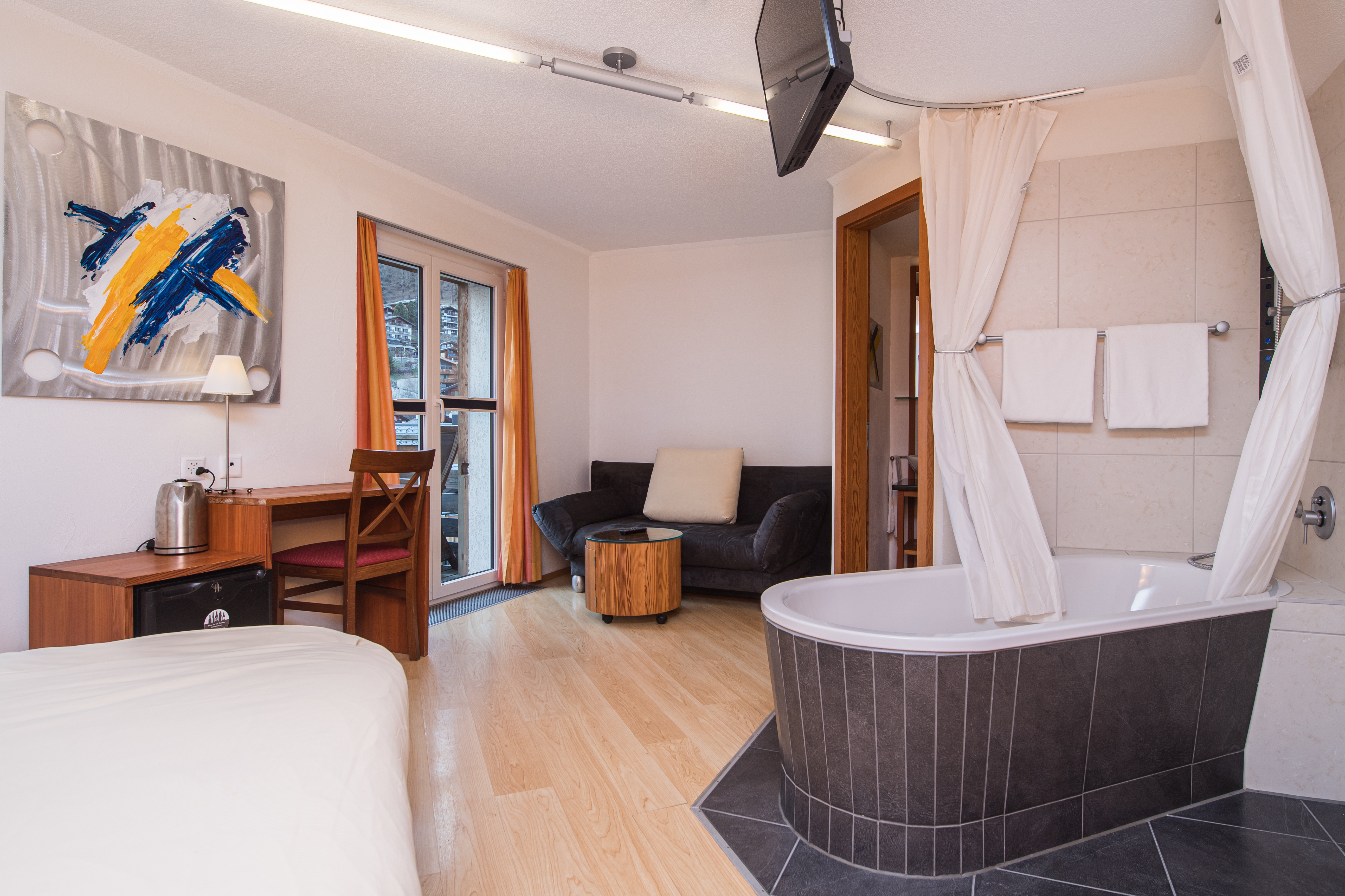 Rising Sun Hotel – image