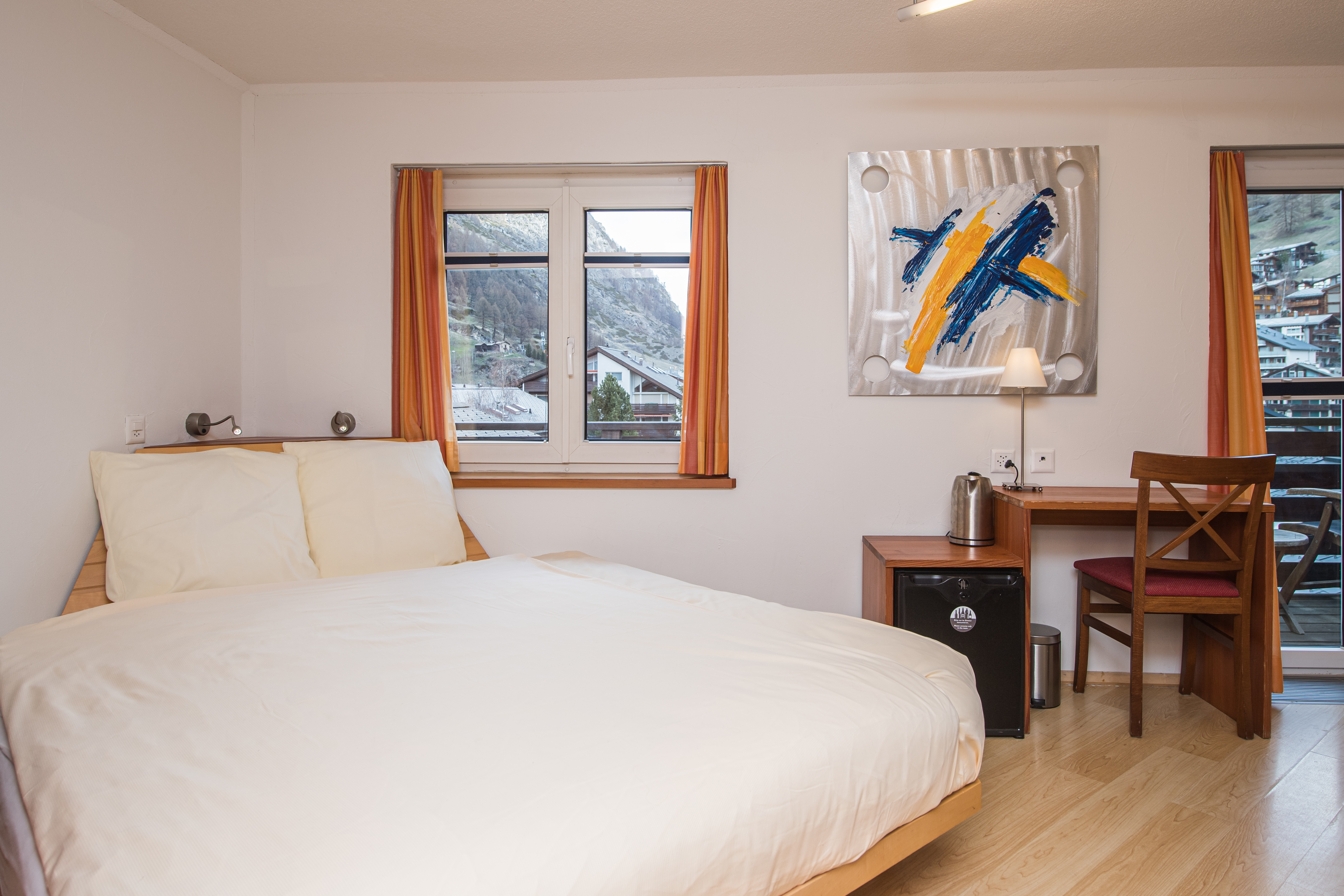 Rising Sun Hotel – image