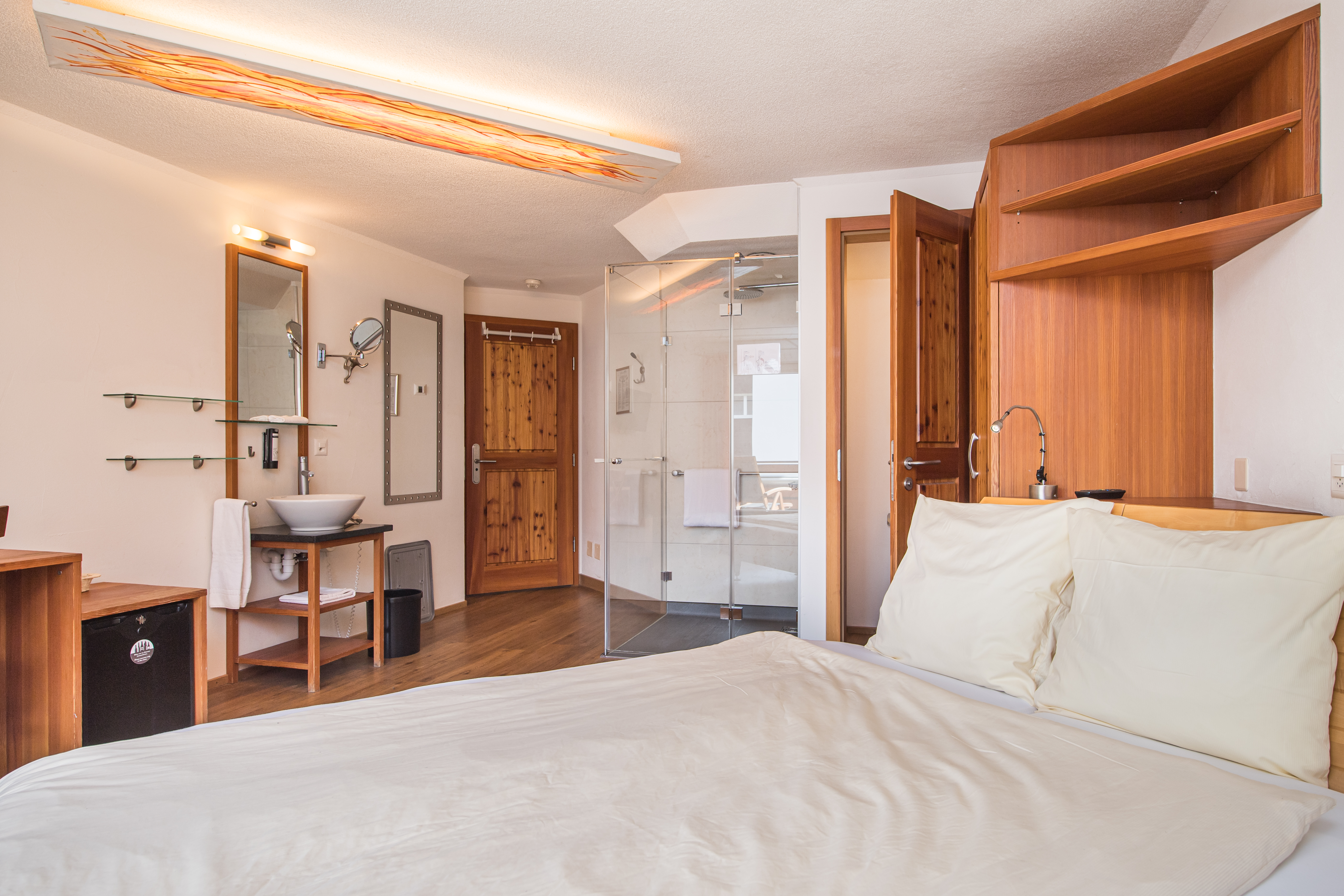 Rising Sun Hotel – image