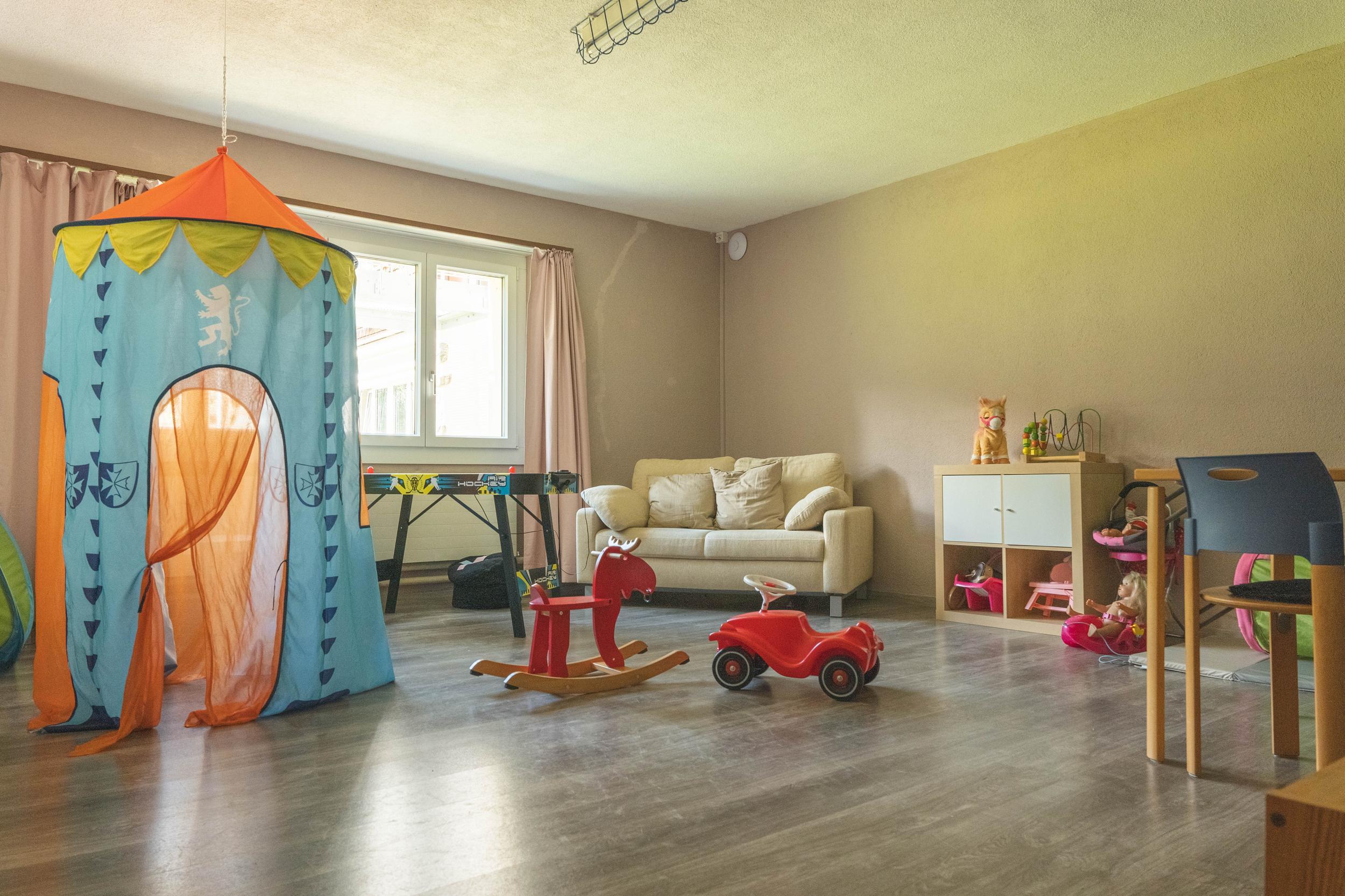 Engelberg Youth Hostel – image