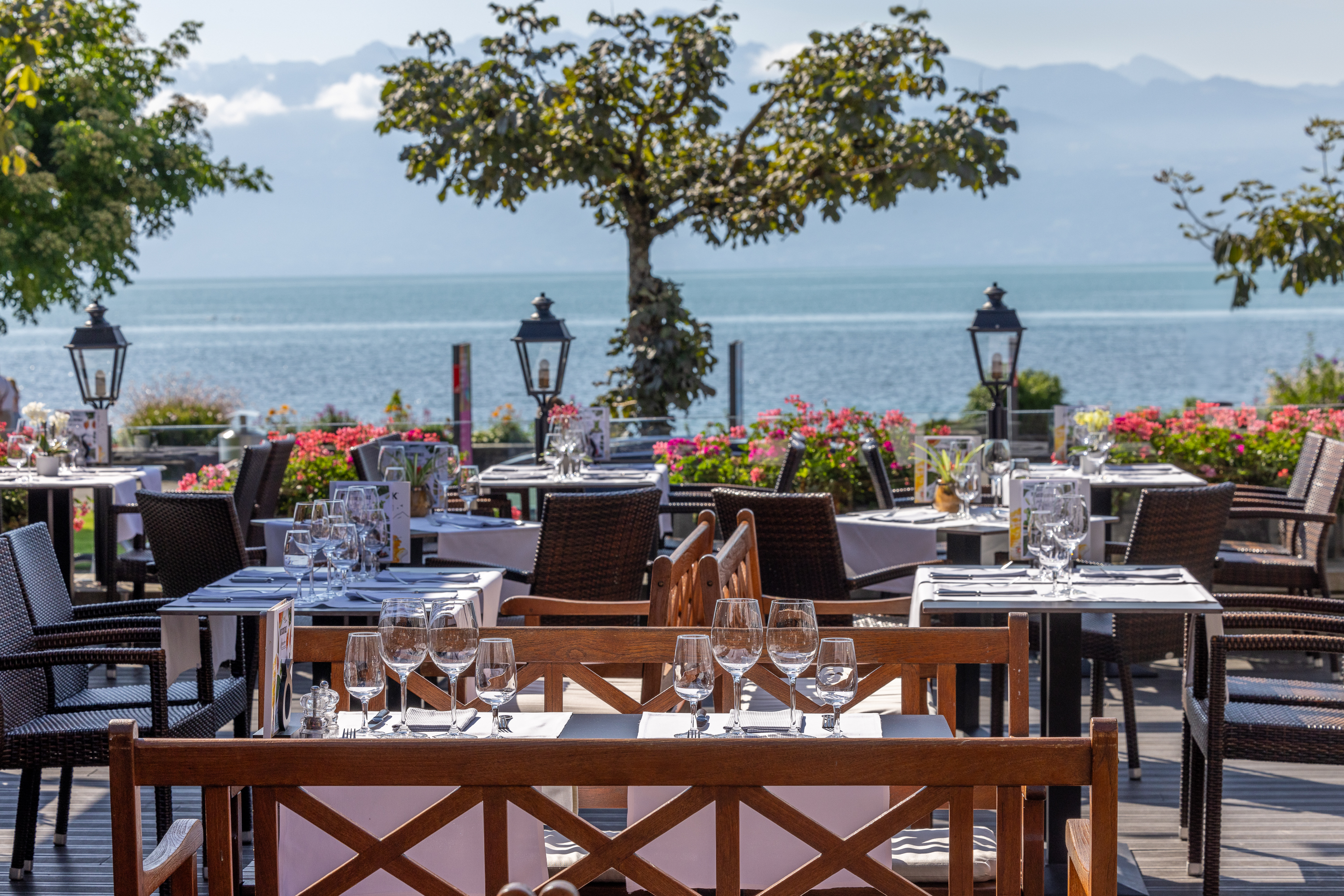 Terrassen-Restaurant mit Seeblick Terrassen-Restaurant mit Seeblick
