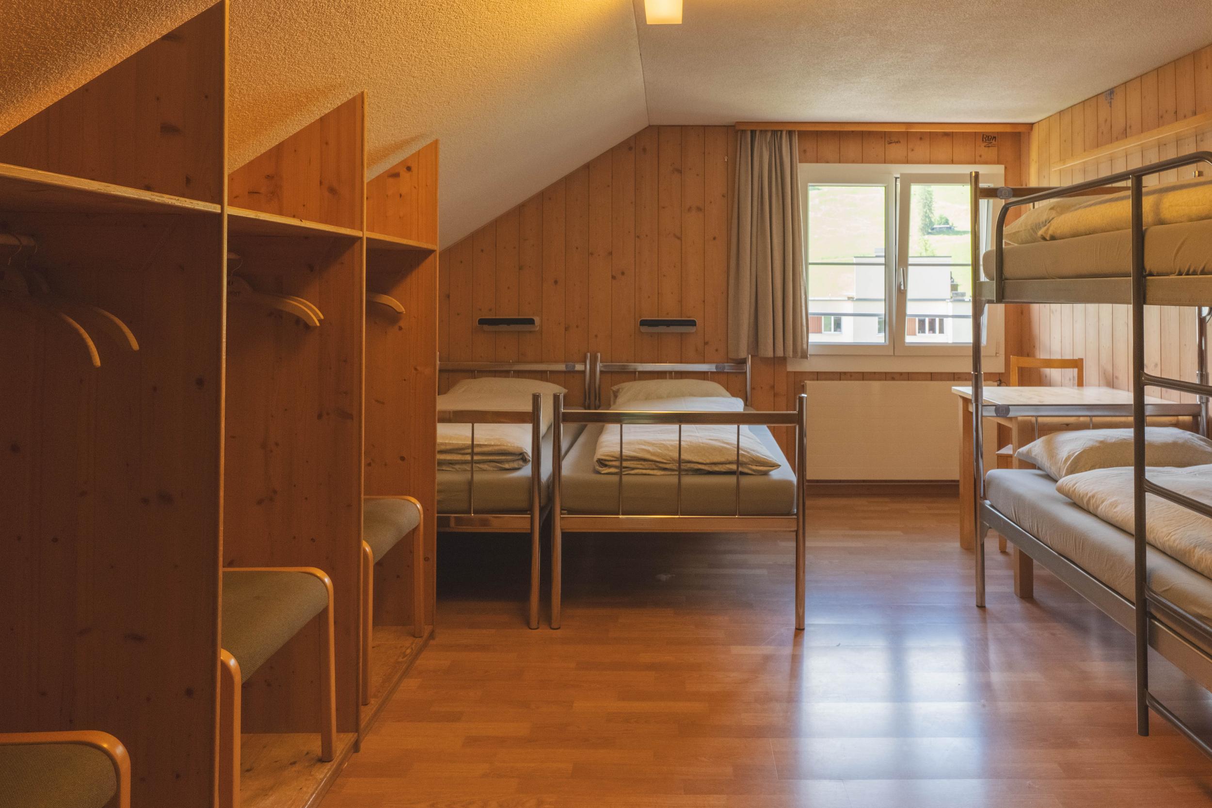 Engelberg Youth Hostel – image