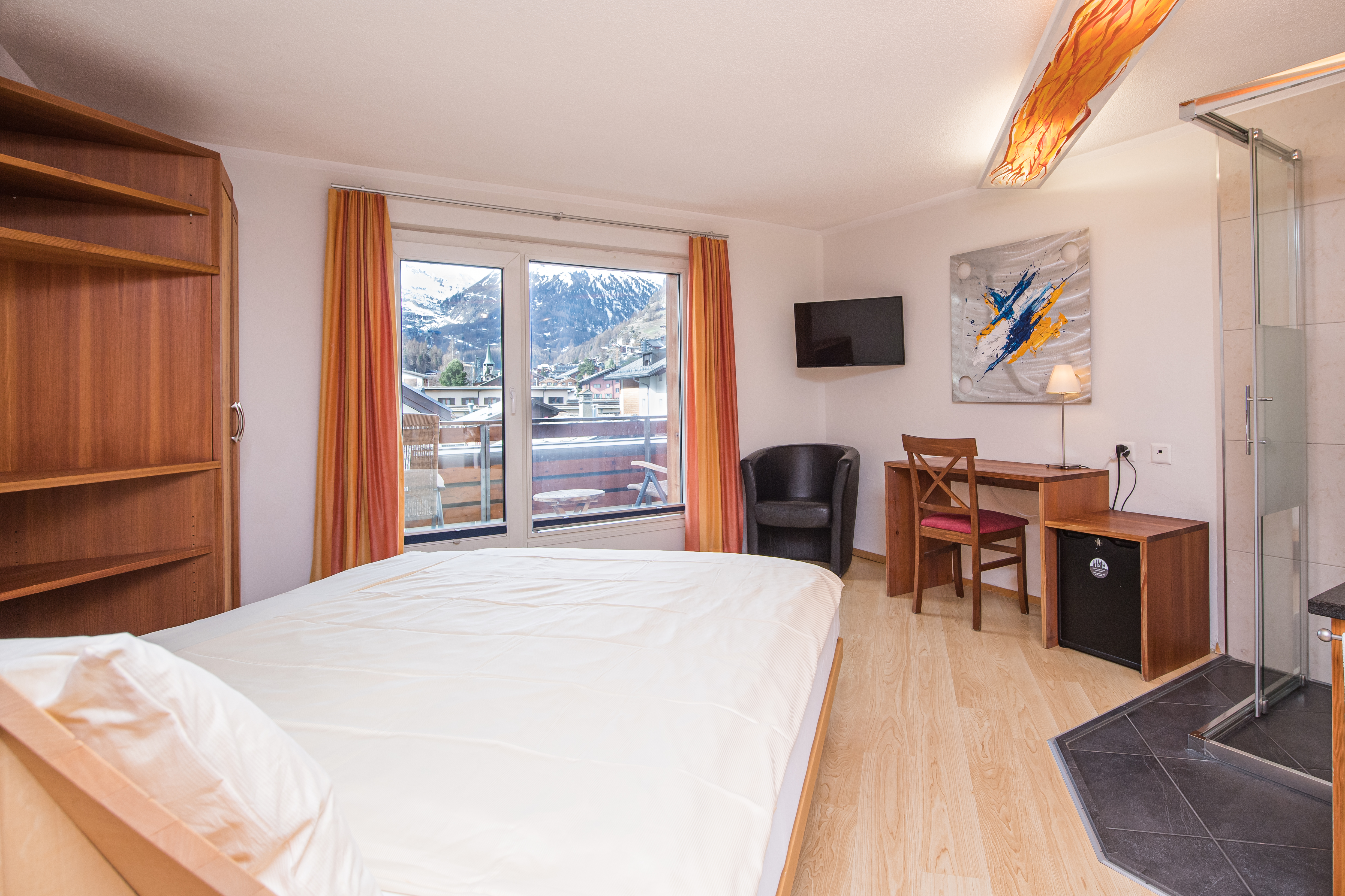 Rising Sun Hotel – image